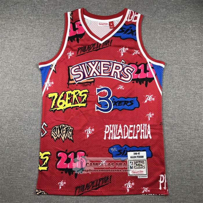 Camiseta Philadelphia 76ers Allen Iverson NO 3 Slap Sticker Mitchell & Ness 1996-97 Rojo